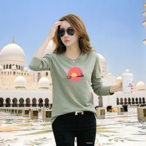 Loose-Fit Long-Sleeve T-Shirt for 'Golden Freedom'